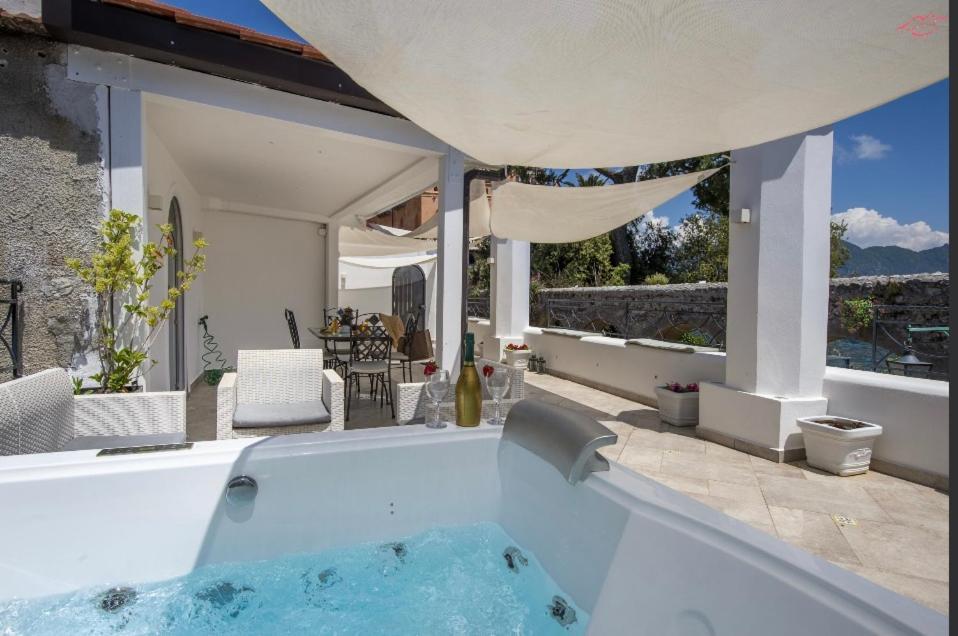 Ravello Vingius Suite Bagian luar foto